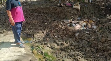 Tiga Bulan Pasca Banjir Bandang Lumpur Mengeras diDrainase Jadi Momok Baru Warga Pidie Jaya
